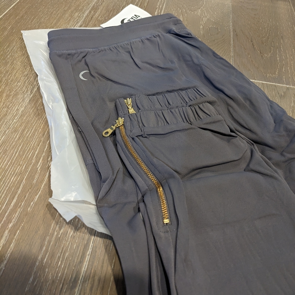 Zyia Long 31" Peak Joggers